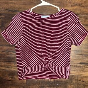 White and maroon crop top